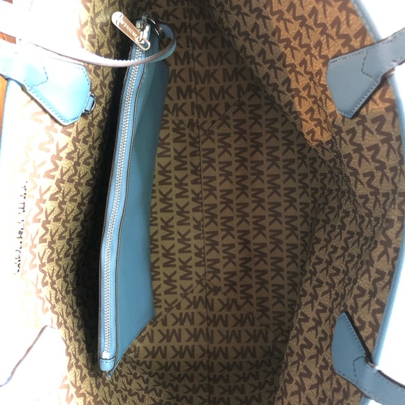 Michael Kors Purse - Picture 2 of 3